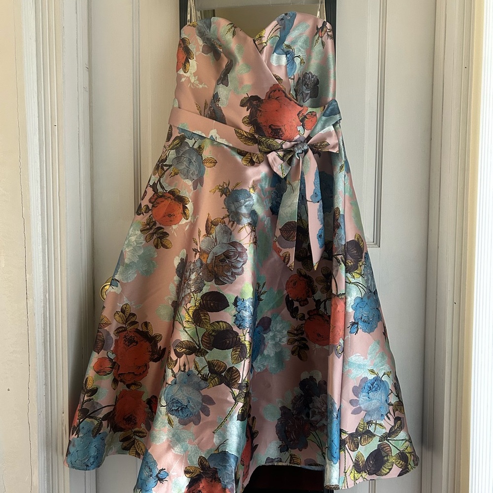 Fabulous Strapless Floral Dress with Bow Belt NEW WITH TAGS